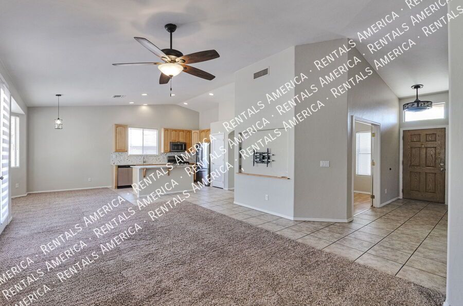 Beautifully Maintained 4-bedroom, 2-bathroom Oro Valley Home property image