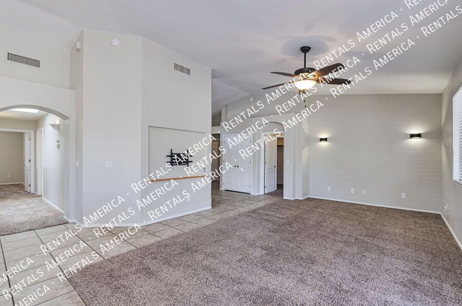 Beautifully Maintained 4-bedroom, 2-bathroom Oro Valley Home property image