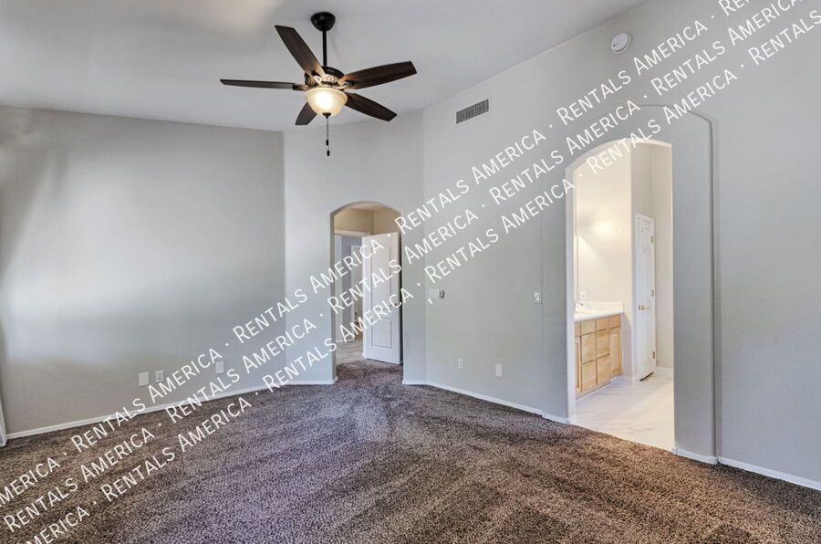 Beautifully Maintained 4-bedroom, 2-bathroom Oro Valley Home property image