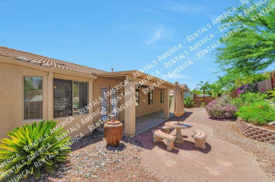 Beautifully Maintained 4-bedroom, 2-bathroom Oro Valley Home property image