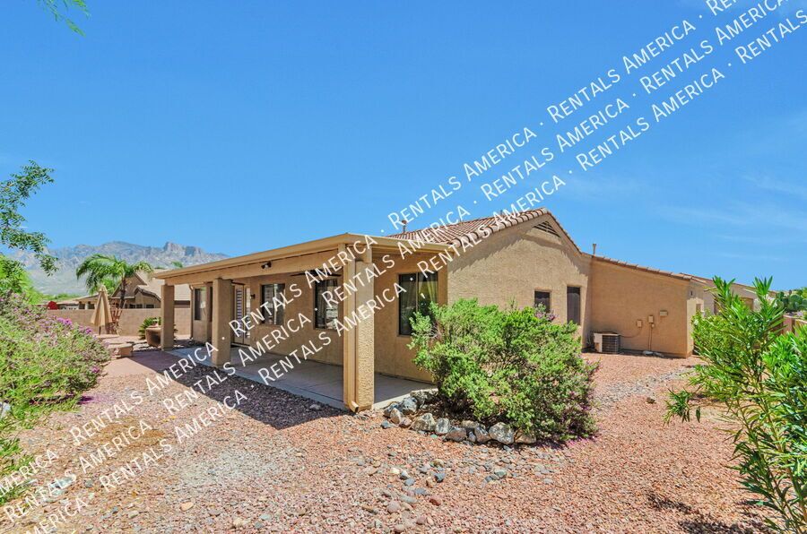 Beautifully Maintained 4-bedroom, 2-bathroom Oro Valley Home property image