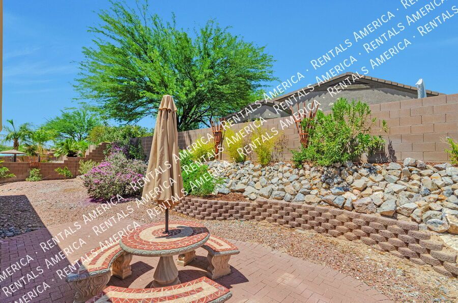 Beautifully Maintained 4-bedroom, 2-bathroom Oro Valley Home property image