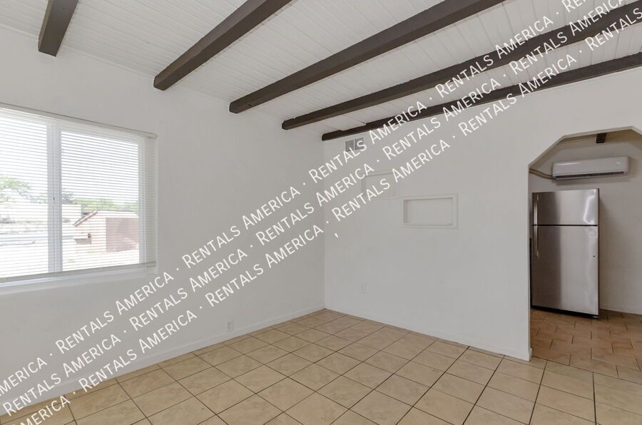 Updated 1 Bedroom Home with Private Yard in Central Tucson property image