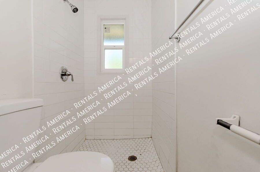 Updated 1 Bedroom Home with Private Yard in Central Tucson property image