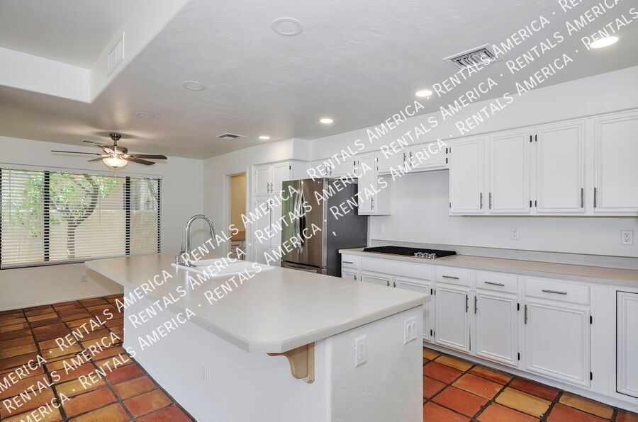 LOCATION! Oro Valley Beauty! property image