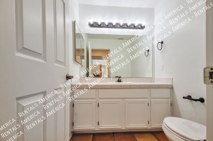 LOCATION! Oro Valley Beauty! property image