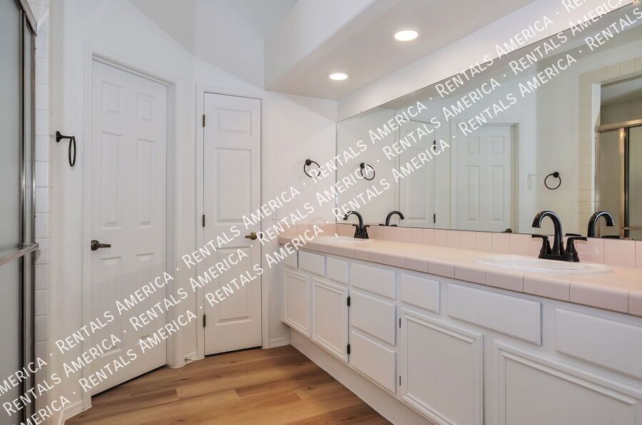 LOCATION! Oro Valley Beauty! property image