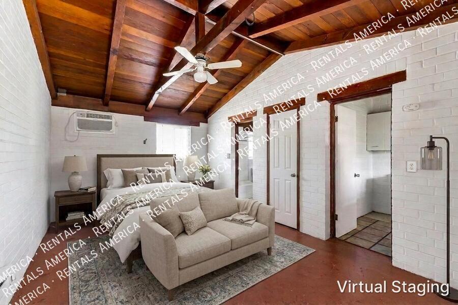 947 N Alvernon Way property image