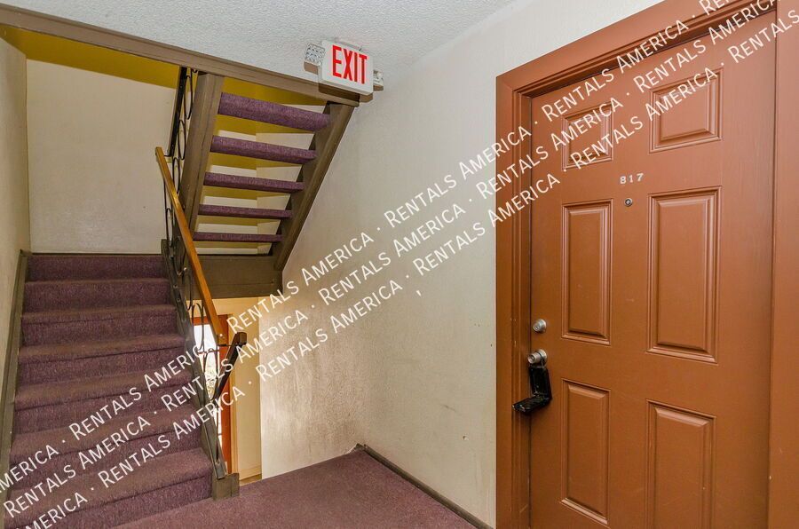 Great location- Large one bedroom condo property image