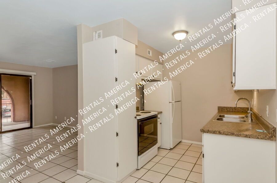 Great location- Large one bedroom condo property image