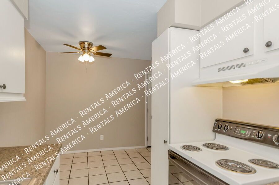 Great location- Large one bedroom condo property image