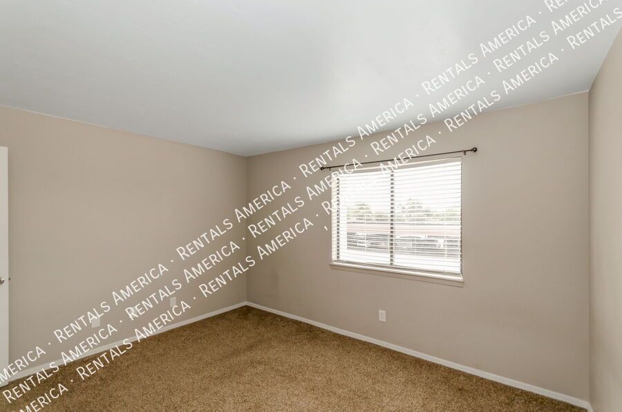 Great location- Large one bedroom condo property image