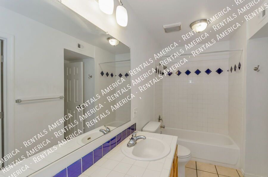 Great location- Large one bedroom condo property image