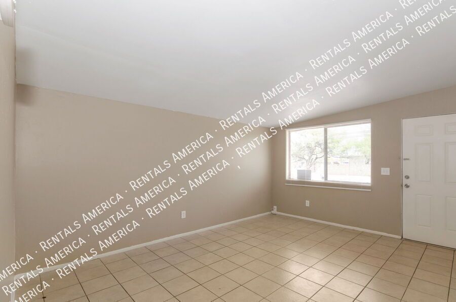 2 Bed 1 Bath Duplex-Amphi Neighborhood property image