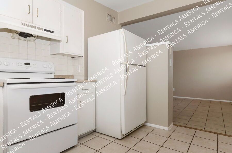 2 Bed 1 Bath Duplex-Amphi Neighborhood property image