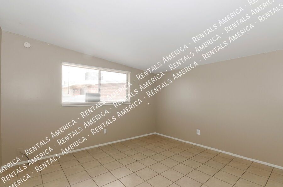 2 Bed 1 Bath Duplex-Amphi Neighborhood property image