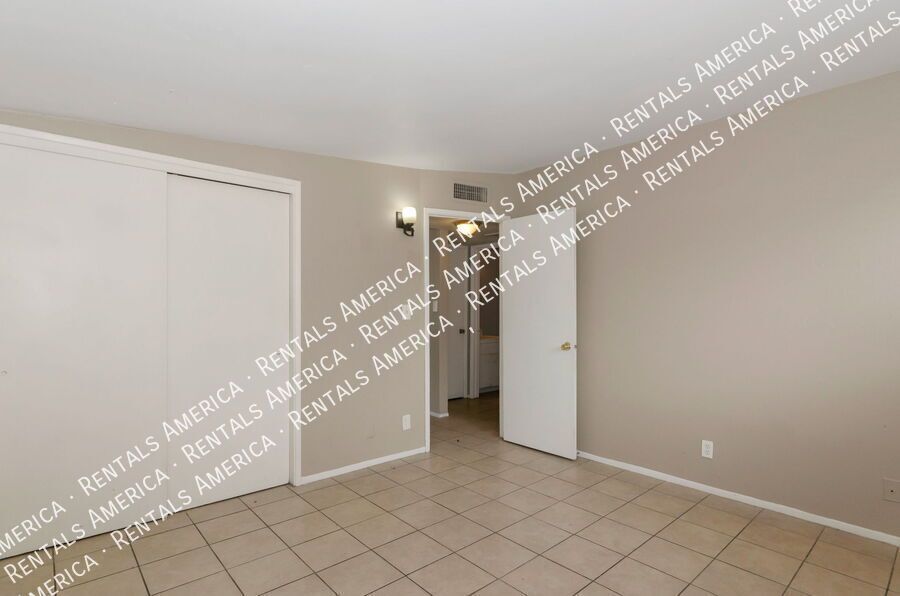 2 Bed 1 Bath Duplex-Amphi Neighborhood property image