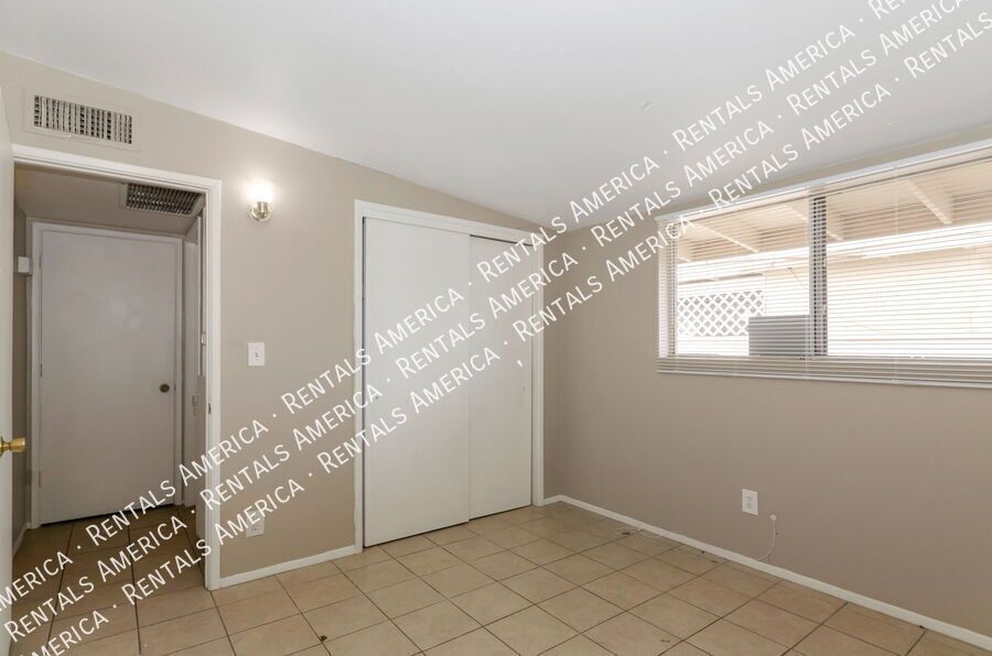 2 Bed 1 Bath Duplex-Amphi Neighborhood property image