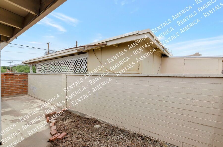 2 Bed 1 Bath Duplex-Amphi Neighborhood property image