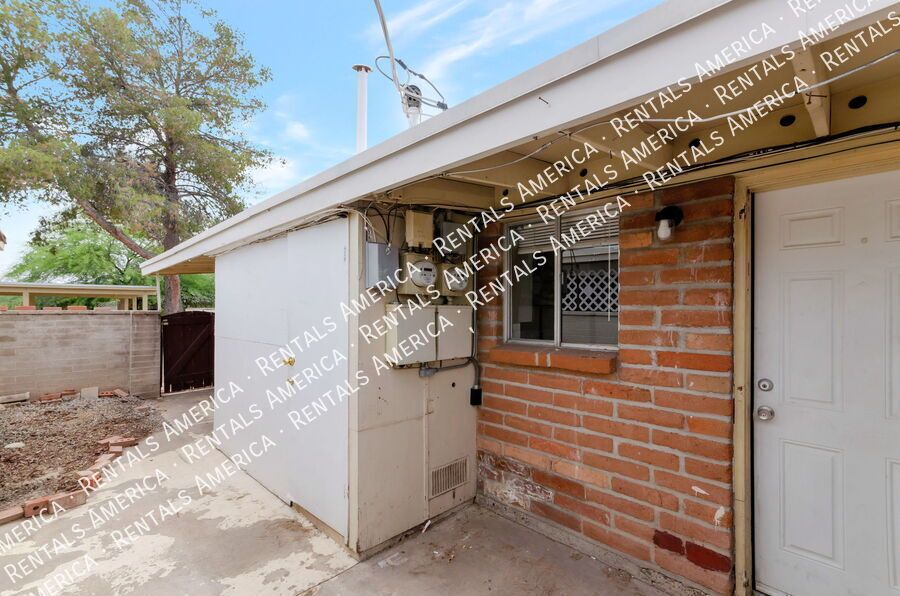 2 Bed 1 Bath Duplex-Amphi Neighborhood property image