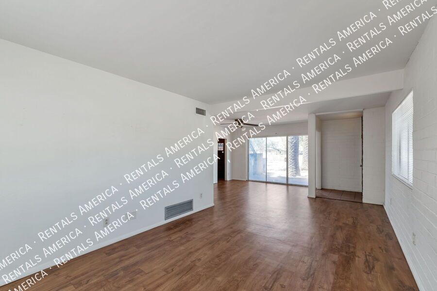 Modern 2 Bed 1 Bath End Unit property image