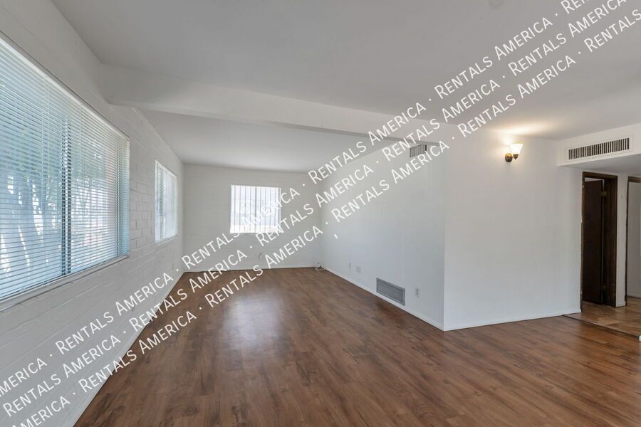 Modern 2 Bed 1 Bath End Unit property image