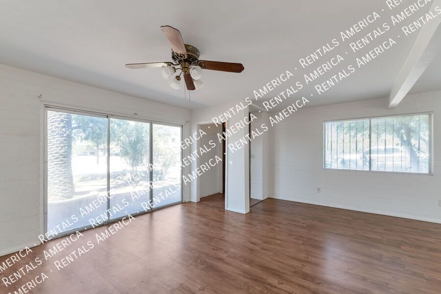 Modern 2 Bed 1 Bath End Unit property image