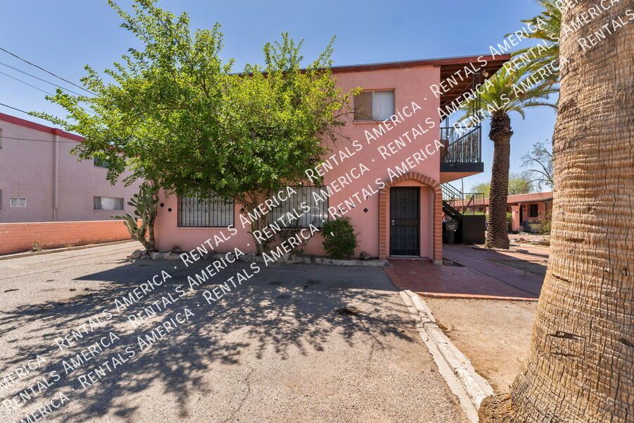 Modern 2 Bed 1 Bath End Unit property image