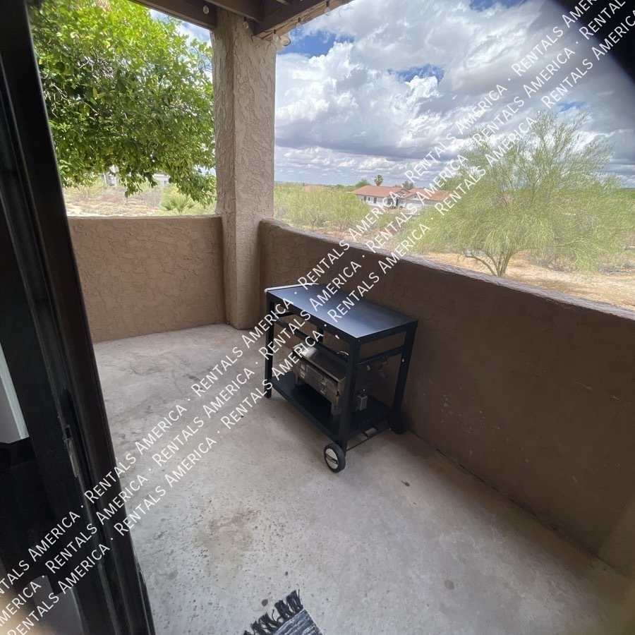 Cute, Clean, Updated Oro Valley Condo! property image
