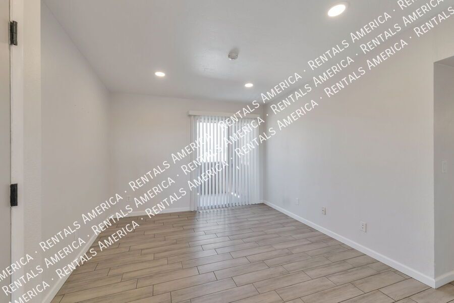 Move-in-ready 2 bedrooms and 2 baths  condo in the heart of Tucson property image