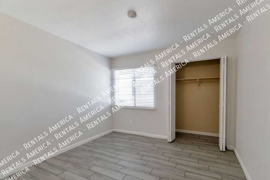Move-in-ready 2 bedrooms and 2 baths  condo in the heart of Tucson property image