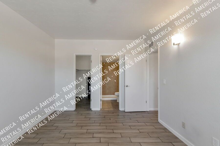 Move-in-ready 2 bedrooms and 2 baths  condo in the heart of Tucson property image