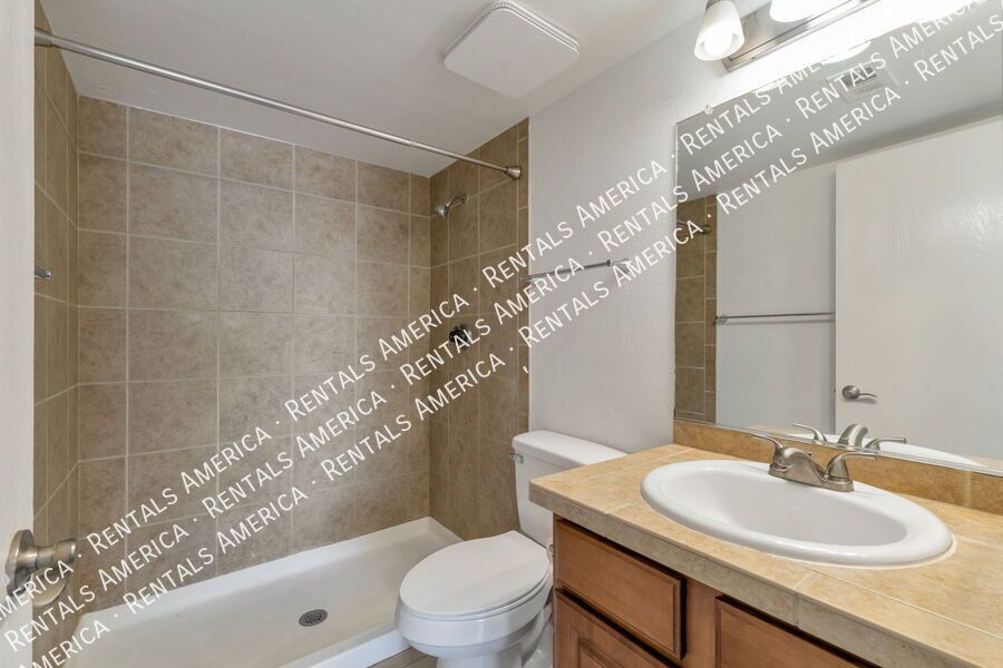 Move-in-ready 2 bedrooms and 2 baths  condo in the heart of Tucson property image