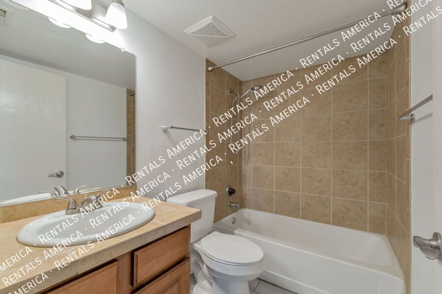 Move-in-ready 2 bedrooms and 2 baths  condo in the heart of Tucson property image