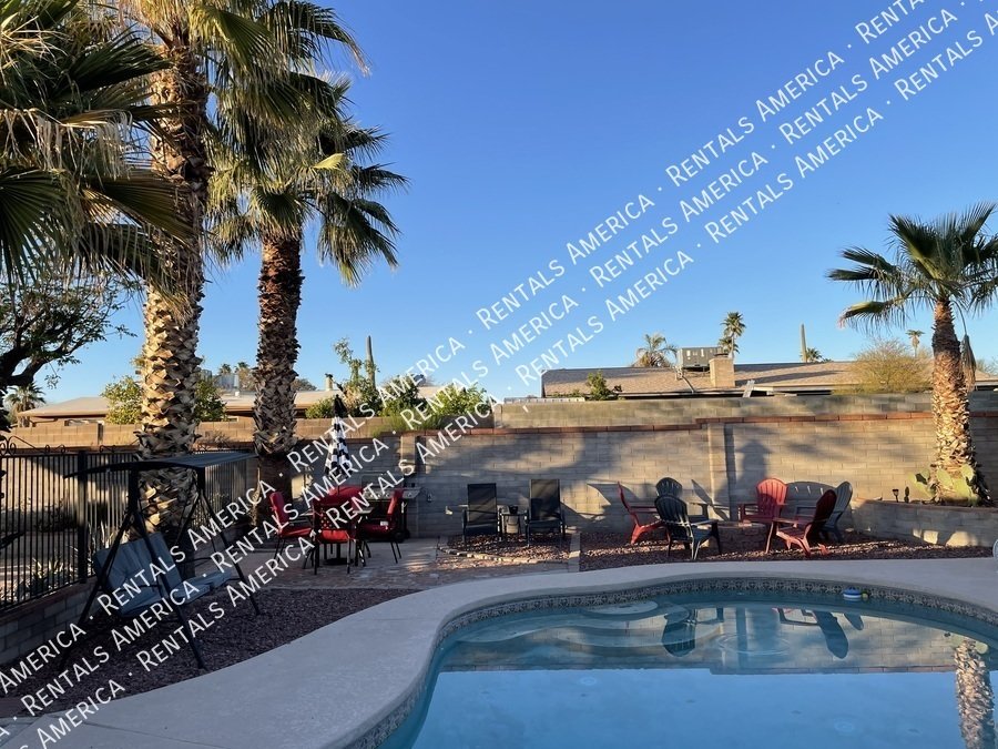 Beautiful 3/2 with a Sparkling Pool property image