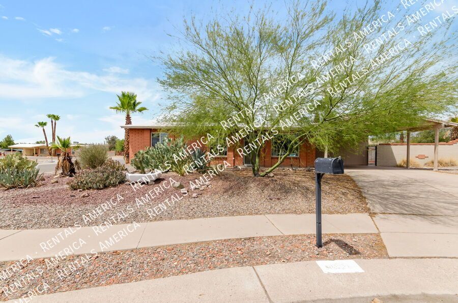 Beautiful 3/2 with a Sparkling Pool property image