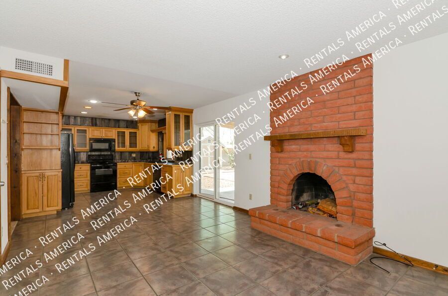 Beautiful 3/2 with a Sparkling Pool property image