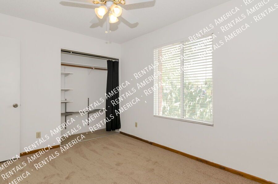 Beautiful 3/2 with a Sparkling Pool property image