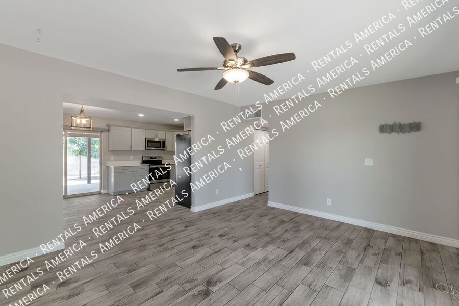 4000 W Orangewood Dr property image