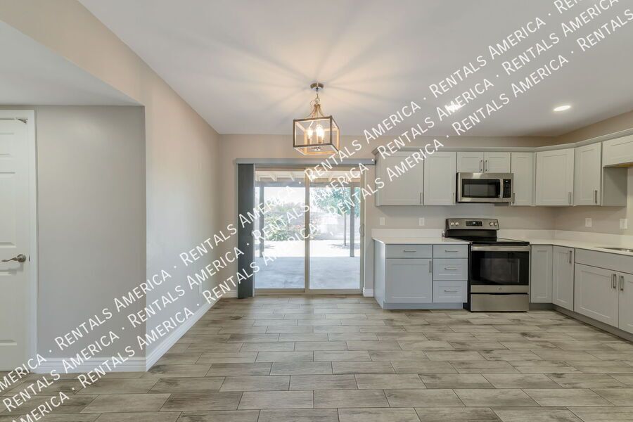 4000 W Orangewood Dr property image