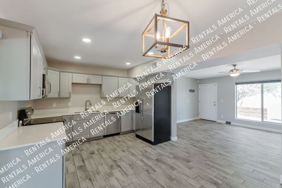 4000 W Orangewood Dr property image