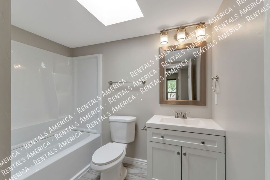 4000 W Orangewood Dr property image