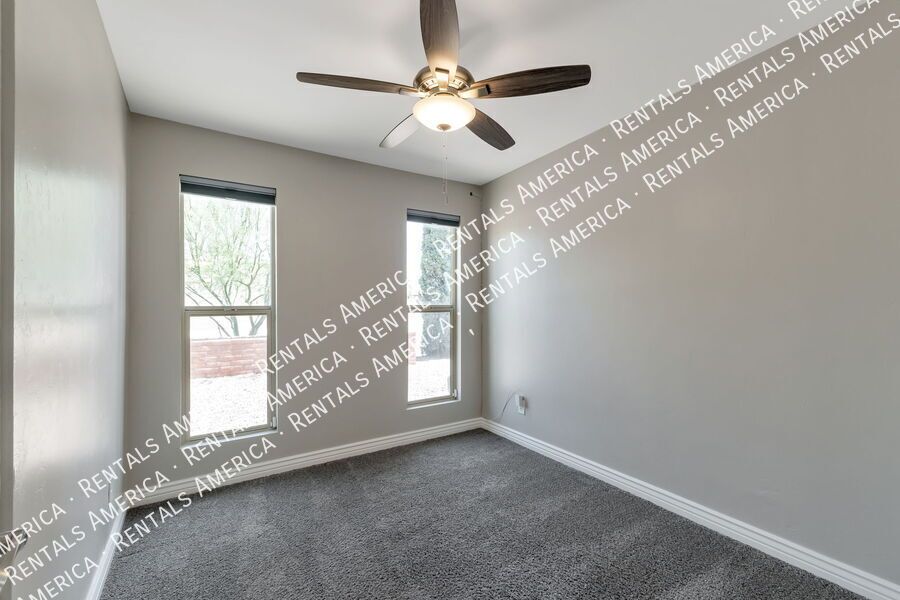 4000 W Orangewood Dr property image
