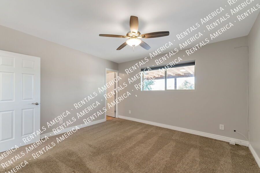 4000 W Orangewood Dr property image
