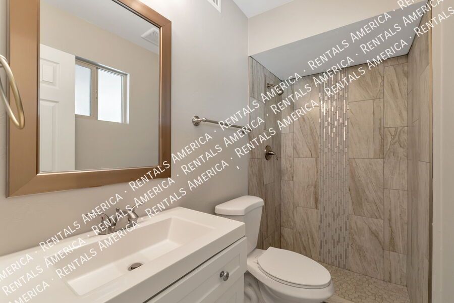 4000 W Orangewood Dr property image