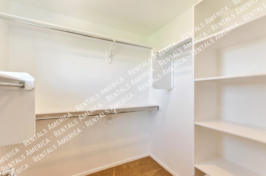 Great East Side Location! property image
