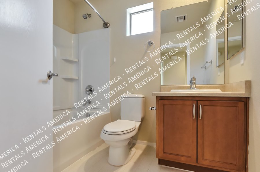 Great East Side Location! property image