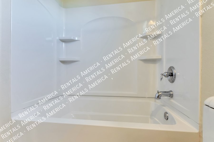 Great East Side Location! property image