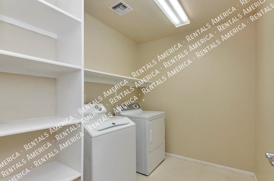 Great East Side Location! property image