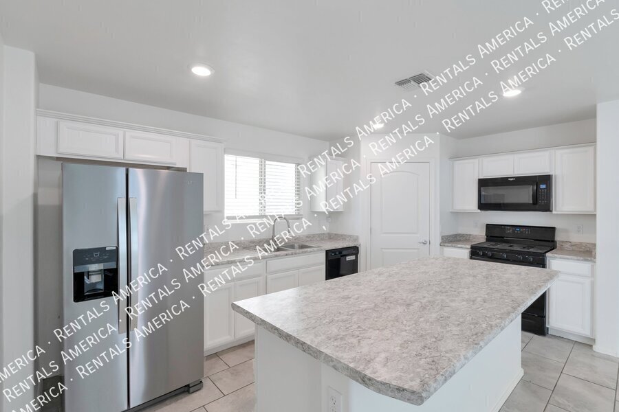 Leasing Special 1st month's rent free. property image